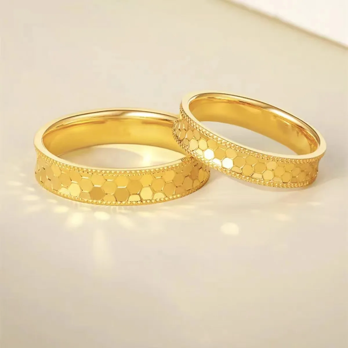 Pure Gold Color Shine Honeycom - đánh giá và giá Women Accessories Dubai