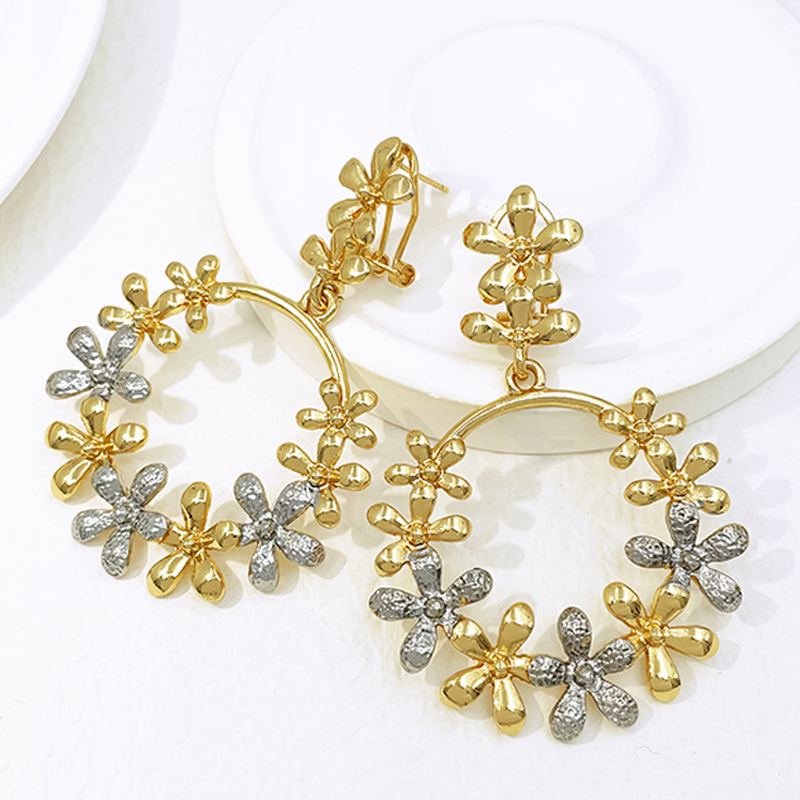 Women Big Drop Earrings 18K Go - đánh giá và giá Women Accessories Dubai