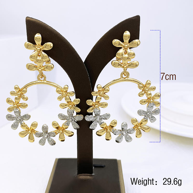 Women Big Drop Earrings 18K Go - đánh giá và giá Women Accessories Dubai