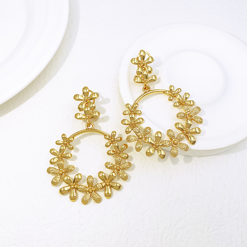 Women Big Drop Earrings 18K Go - đánh giá và giá Women Accessories Dubai